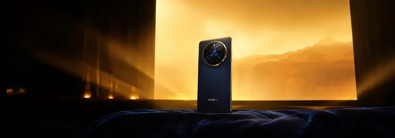 黄果短剧下载APP页头手机与大银幕背景